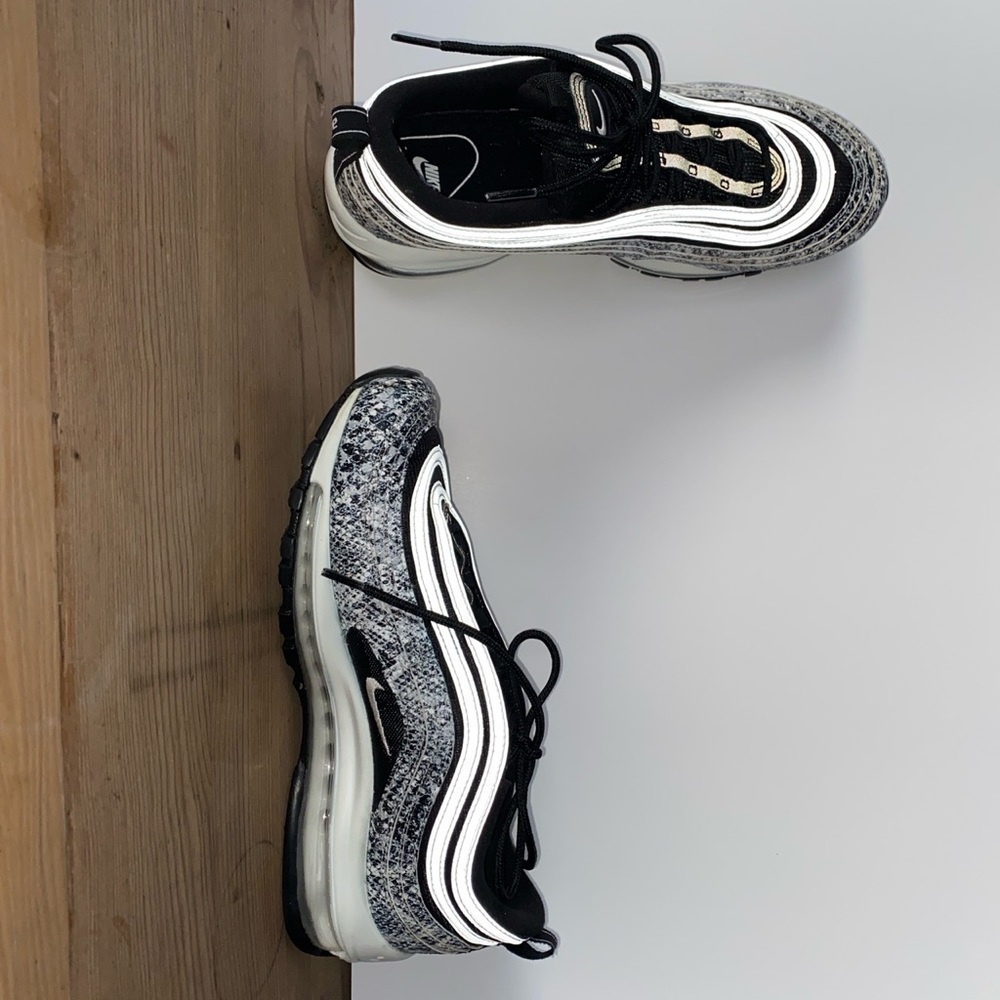 mike airmaxes
